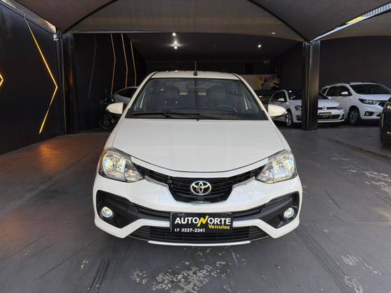 TOYOTA ETIOS 1.5 PLATINUM SEDAN 16V FLEX 4P AUTOMÁTICO